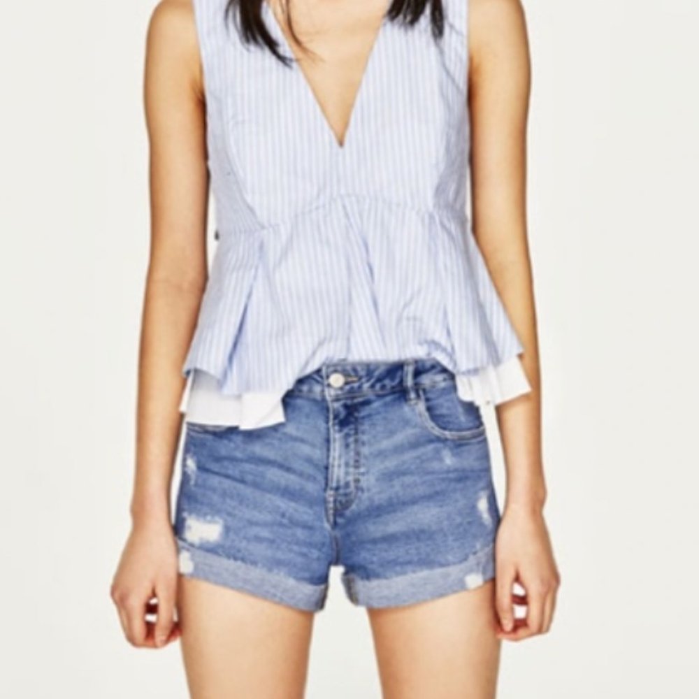 ZARA TRAFALUC DISTRESSED DENIM SHORTS size 4